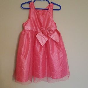 ๐บ Sparkly bow dress